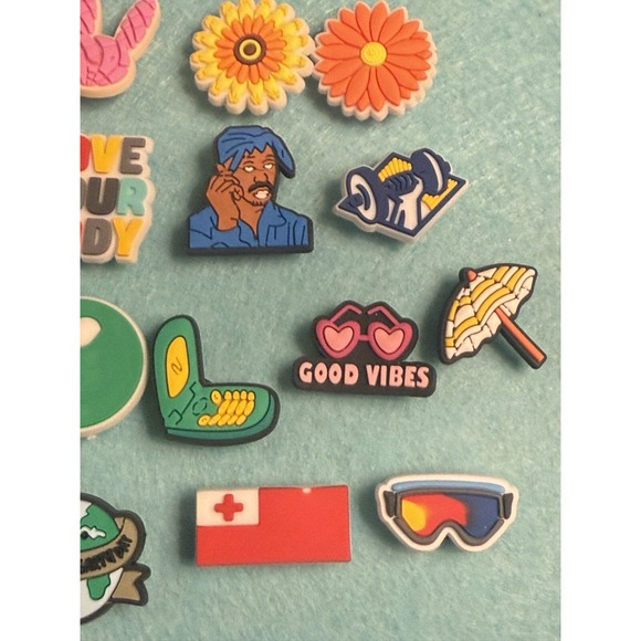 17 Pieces‎ Shoe Charms for Croc Clog Sandals Bracelets Decoration, Cartoon - Picture 3 of 6
